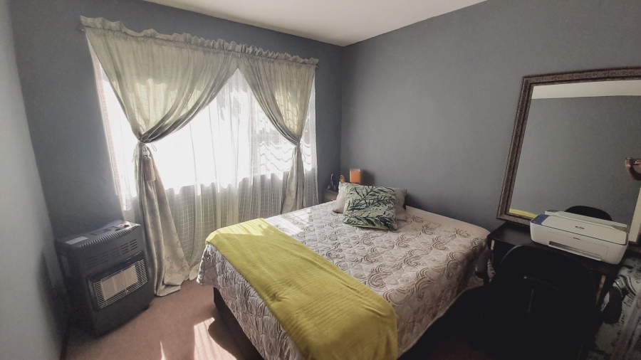 2 Bedroom Property for Sale in Kosmos Ridge North West
